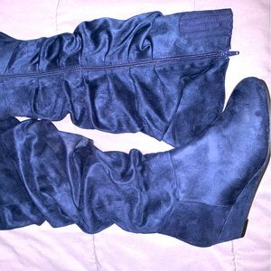 Women’s size 9 1/2 Comfort View slouch boots.